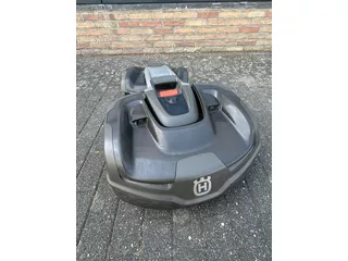Husqvarna AUTOMOWER 435 X AWD met begrenzingsdraad