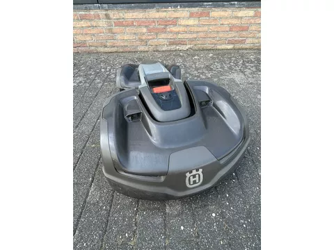 Husqvarna AUTOMOWER 435 X AWD met begrenzingsdraad
