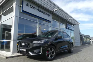 Ford Kuga 2.5 PHEV ST-Line X ELEKT. TREKHAAK (2.100KG), PANO, 360&deg; CAMERA, HUD, MEMORY, WINTER PACK, ADAPT. CRUISE, CLIMA, NAVI, PDC V&amp;A, APPLE CARPLAY/ANDROID AUTO, BLIS, KEYLESS, B&amp;O, ELEKT. ACHTERKLEP, ELEKT. PASSAGIERSSTOEL, 8.983KM