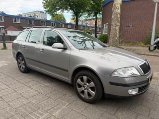 Skoda Octavia Combi 1.6 FSI 85kw Airco Cruise NAP