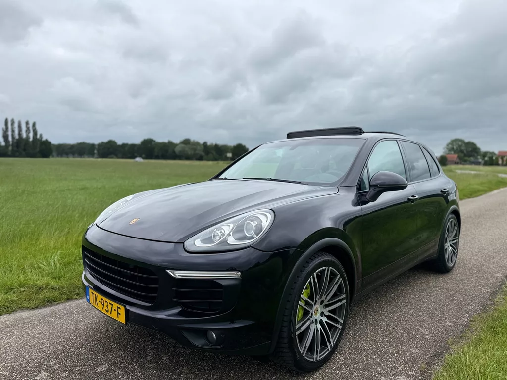 Porsche Cayenne 3.0 S E-Hybrid Pano Xenon-LED dealer ond
