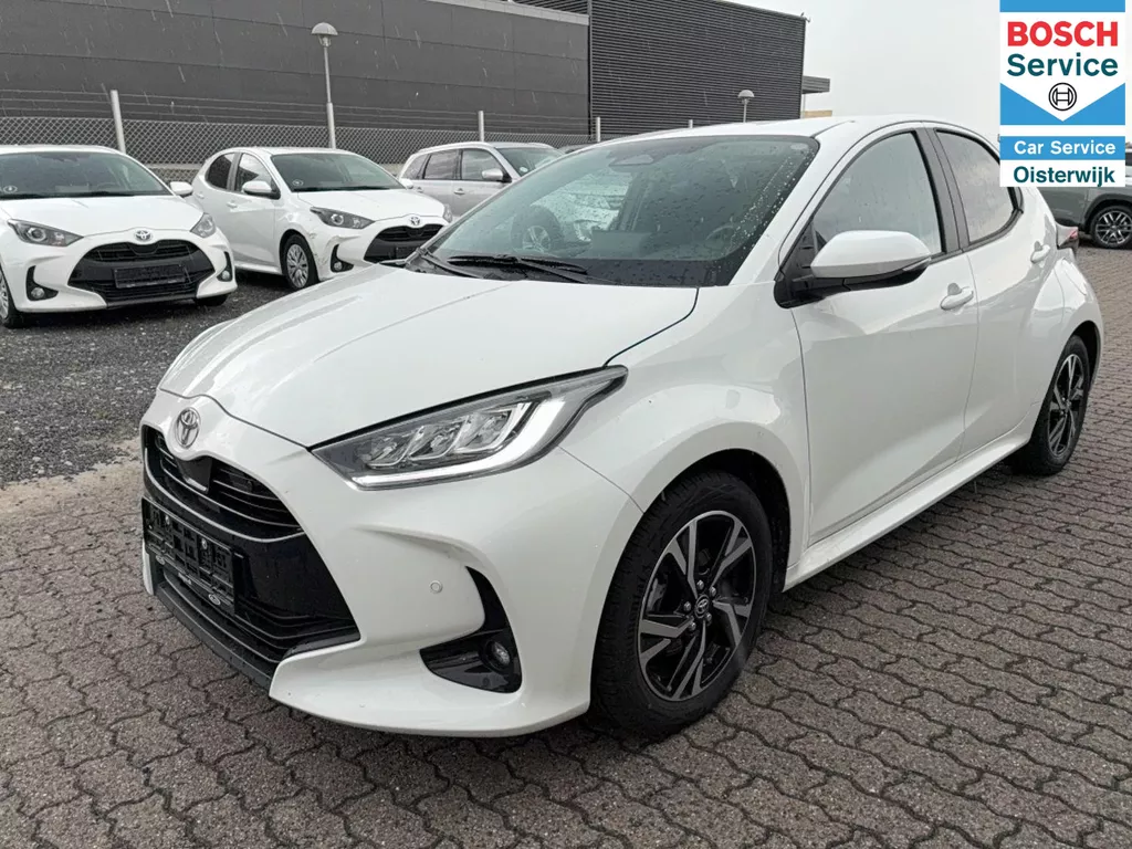Toyota Yaris 1.5 Hybrid 115 Business Plus