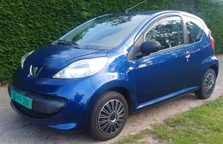 Peugeot 107 1.0-12V XR nieuwe APK !!