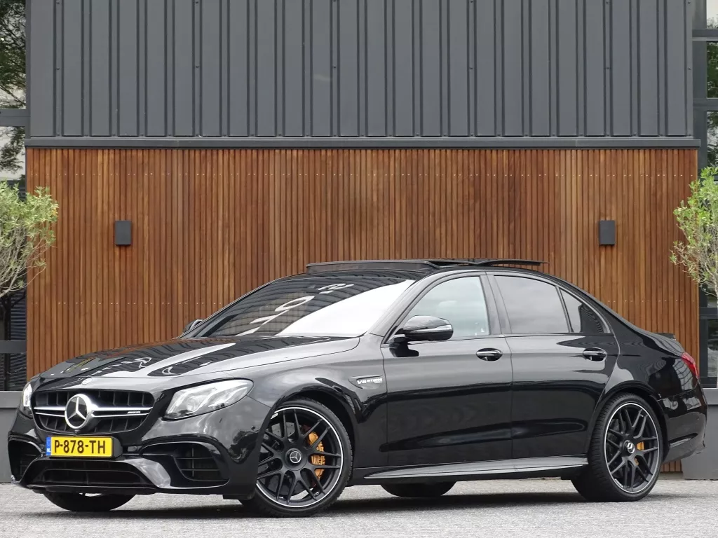 Mercedes-Benz E-Klasse 63S AMG 612PK V8 4-Matic / Burmester 4D / Carbon / AMG Ceramic b