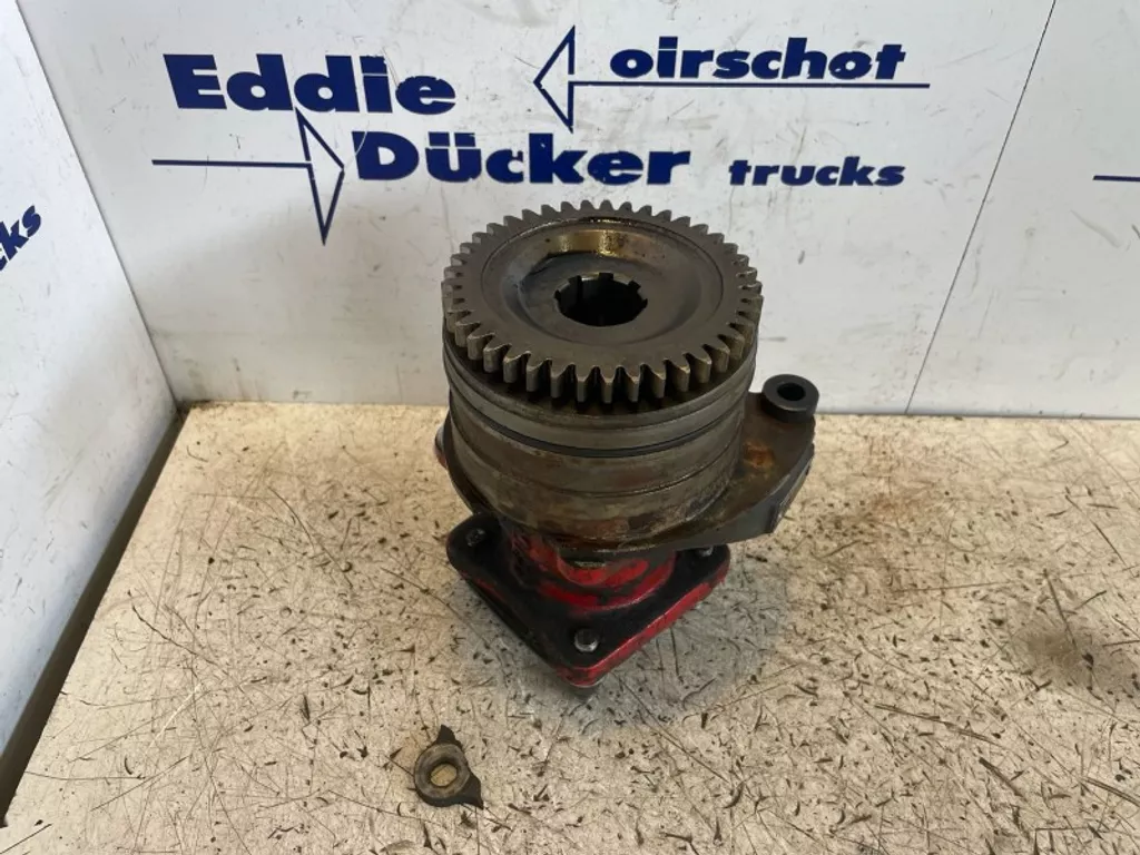 DAF 2020969 / 2195310 PTO 11 O CLOCK (MET SCHADE)