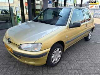 Peugeot 106 1.1 XT / Stuurbekr. / Elektr.ramen