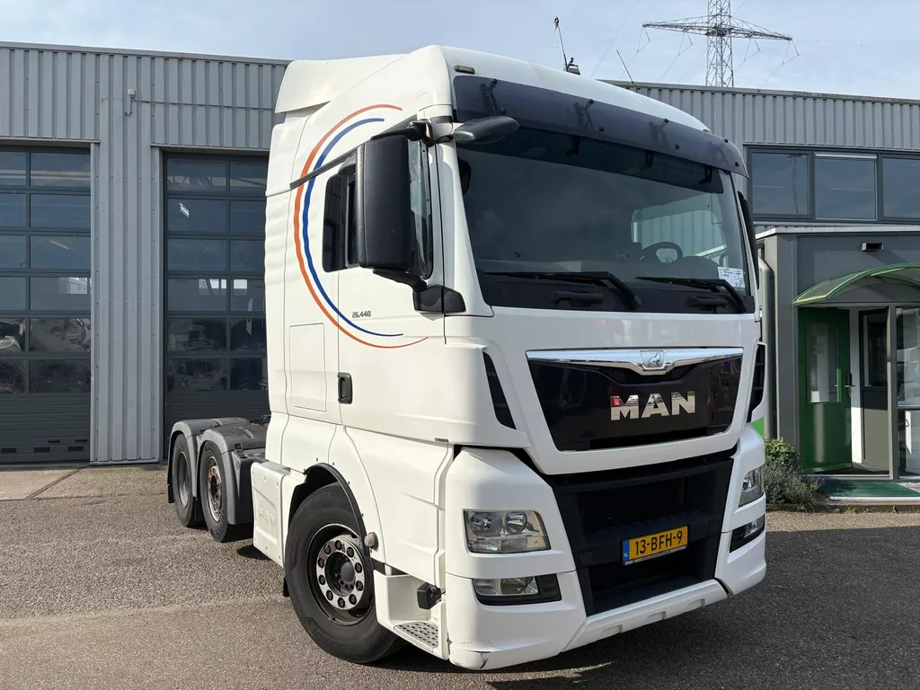 MAN TGX 24 440 6 x 2 lifting axle, TUV MOT