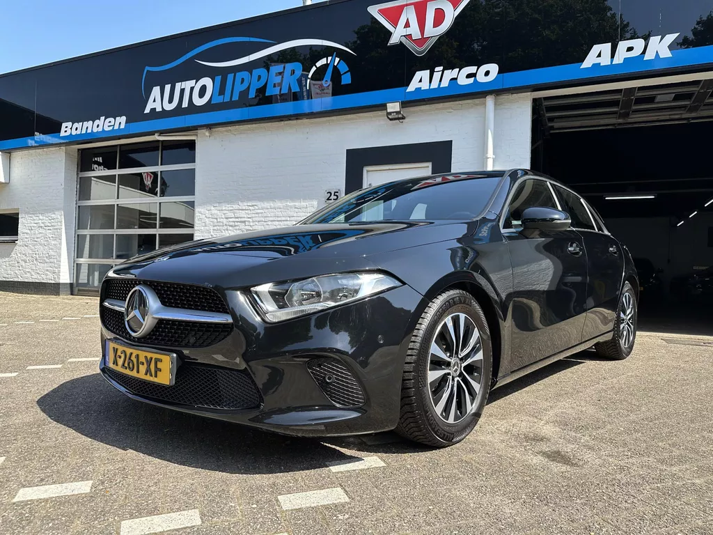 Mercedes-Benz A-klasse 180 Premium /CC/Camera/Navi/All season/Lm velgen/Nieuwe apk bij aflevering