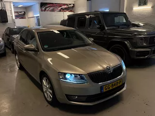 Skoda Octavia 1.6 TDI 77KW 105PS Sedan DSG Navi Clima BJ-15