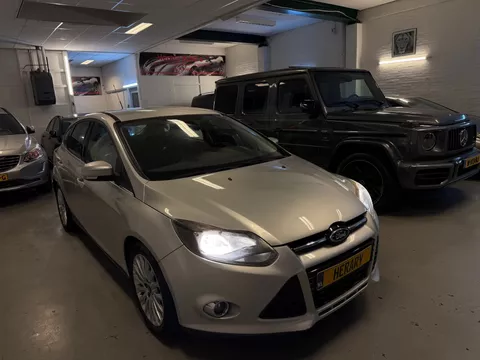 Ford Focus 1.6 TDCI First Edition Titanium 5-DOORS CLIMA LEDER
