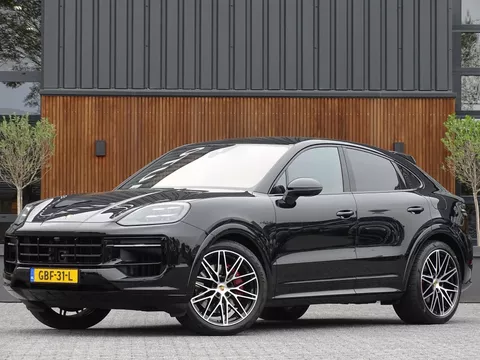 Porsche Cayenne Coup&eacute; 3.0 E-Hybrid 470PK / Sport Design / Bose / 2024 *NAP*