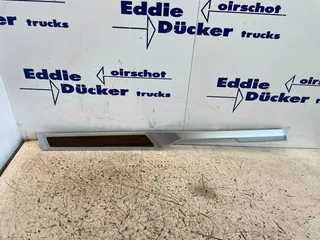 DAF 2310511 SIERLIJST LINKER PORTIER (ALS NIEUW)