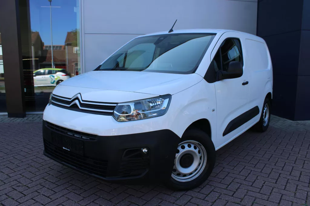 Citroen Berlingo 1.2 Puretech 130pk Club Automaat 3-zits Airco Navi Rondom sensoren Carplay Euro6 BPM-vrij