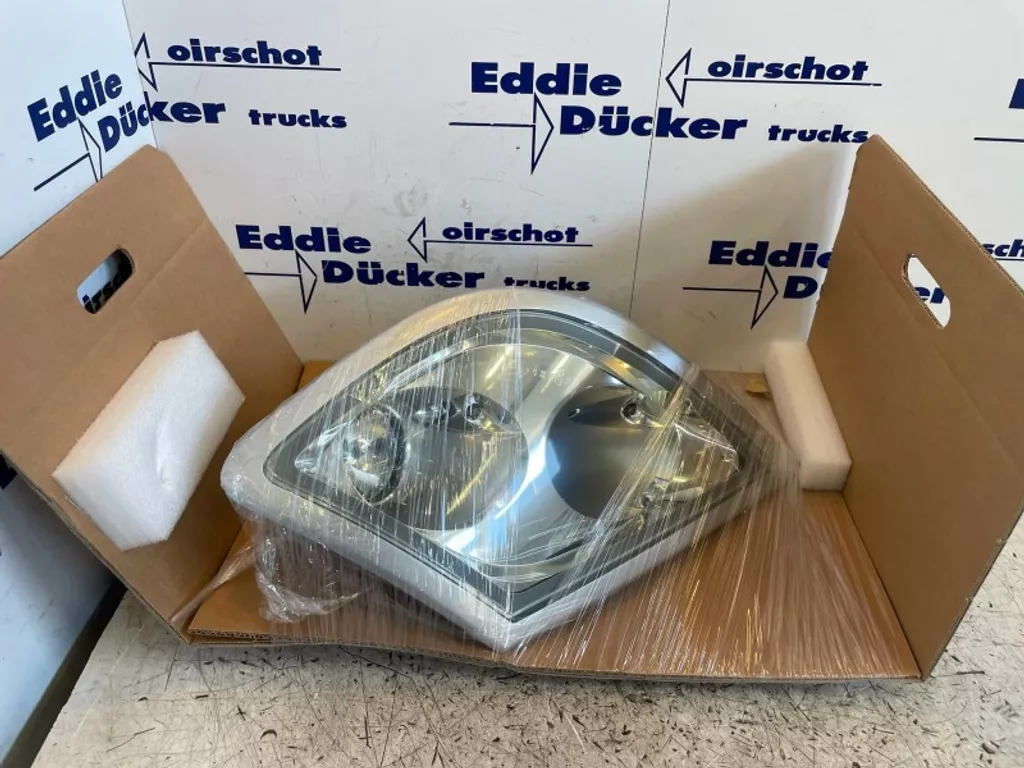 DAF 1784822 SKYLIGHT LEFT (NEW)