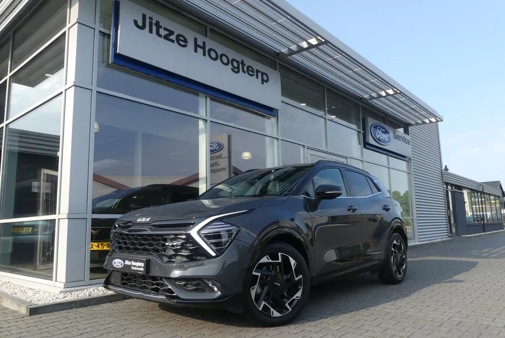 Kia Sportage 1.6 T-GDi Plug-in Hybrid AWD GT-PlusLine PANO, 360&deg; CAMERA, MEMORY, WINTER PACK, ADAPT. CRUISE, CLIMA, NAVI, PDC V&amp;A, APPLE CARPLAY/ANDROID AUTO, BLIS, KEYLESS, HARMAN/KARDON, ELEKT. ACHTERKLEP, ELEKT. PASSAGIERSSTOEL, STOELVENTILATIE, 61.781KM
