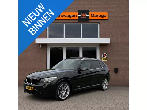 BMW X1 sDrive20i High Executive | Navigatie | Cruise Control | Stoelverwarming | Schuif / kantel dak |