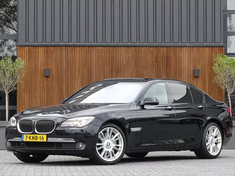 BMW 7 Serie 740i 326PK / High ex. / Individual VIP / softclose / LED