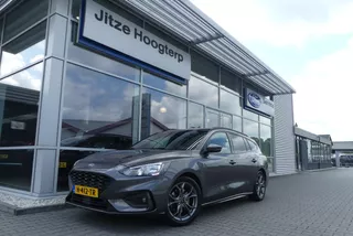 Ford Focus Wagon 1.0 EcoBoost ST Line Business TREKHAAK (1.000KG), WINTER PACK, CRUISE, CLIMA, NAVI, CAMERA, PDC V&amp;A, APPLE CARPLAY/ANDROID AUTO, KEYLESS, ELEKT. ACHTERKLEP, ELEKT. STOEL, 126.625KM