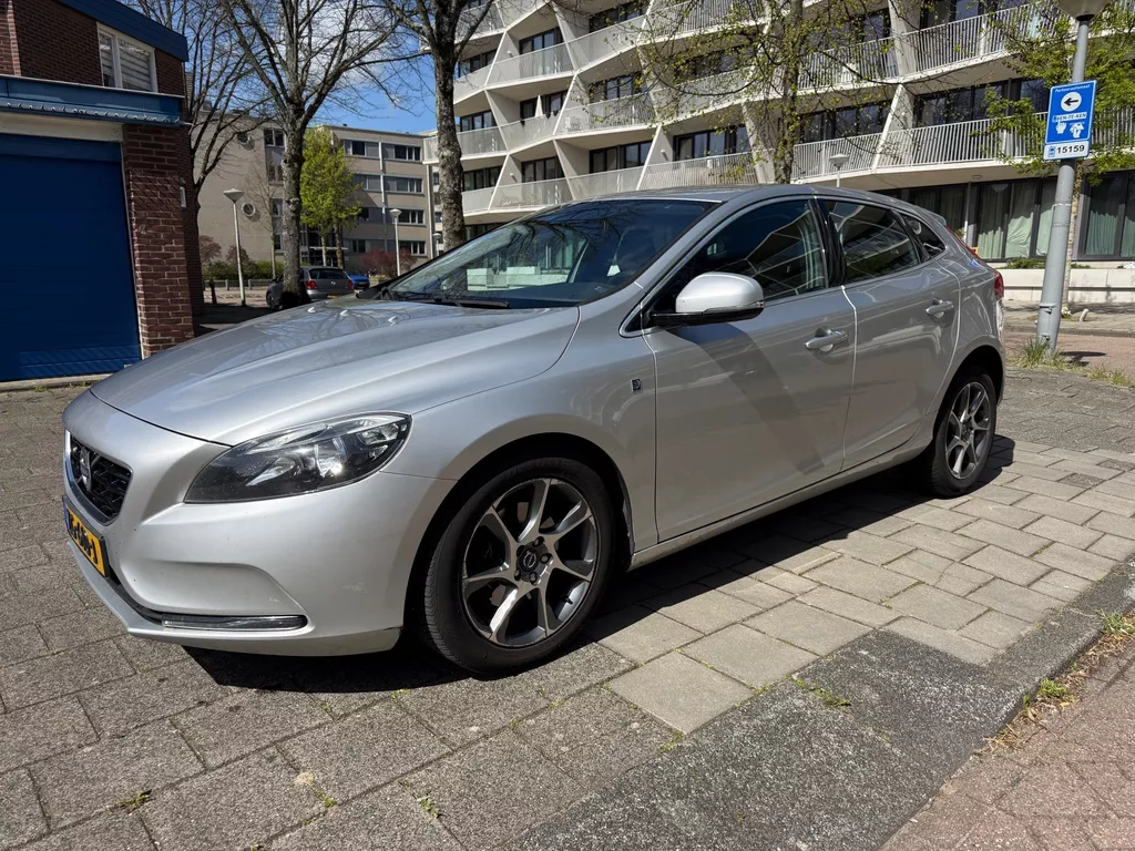 Volvo V40 2.0 D2 Summum Ocean Race