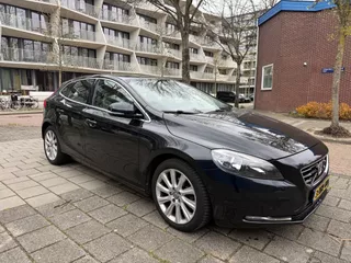 Volvo V40 1.6 D2 Summum Leder Cruise Black Edition