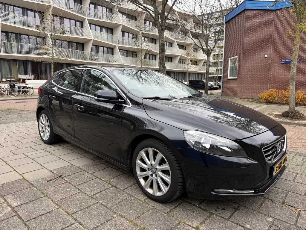 Volvo V40 1.6 D2 Summum Leder Cruise Black Edition