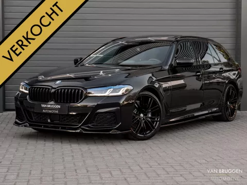 BMW 5-serie Touring 530e M-Sport Pano Laser HK-Audio 20" Head-Up Leer Sfeer Keyless