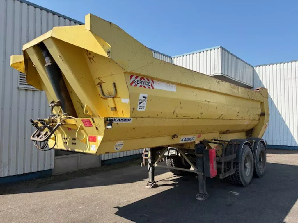 Kaiser 2 Axle Steel tipper , Drum bakes