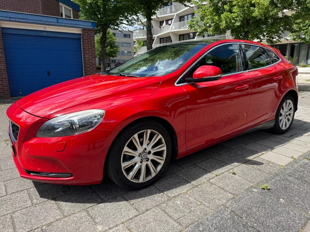 Volvo V40 1.6 D2 Summum Leder Panorama Cruise Red Edition