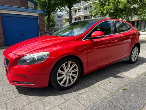 Volvo V40 1.6 D2 Summum Leder Panorama Cruise Red Edition