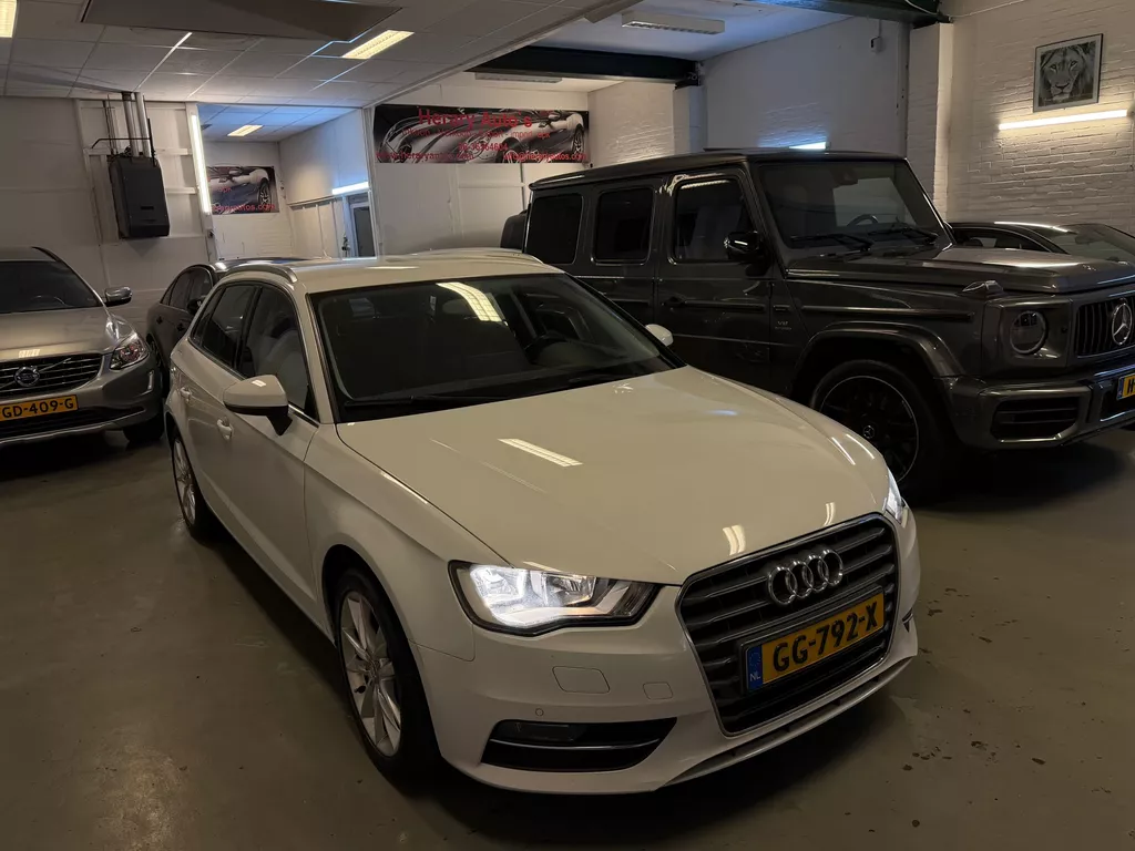 Audi A3 Sportback 1.6 TDI S-LINE DSG NAVI CLIMA BJ-15 EURO-6