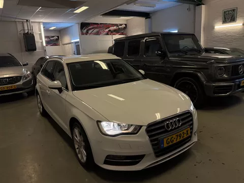 Audi A3 Sportback 1.6 TDI S-LINE DSG NAVI CLIMA BJ-15 EURO-6
