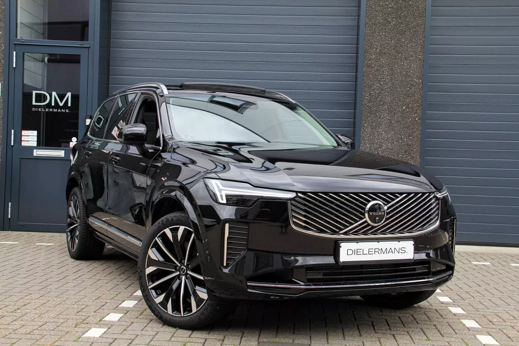 Volvo XC90 T8 AWD Ultra | 7 zits | Pano | Trekhaak | Vol in de opties!