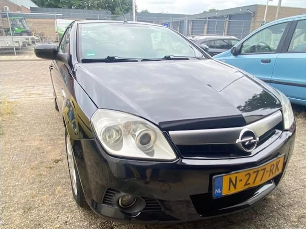 Opel Tigra TwinTop 1.4-16V Linea Rosso