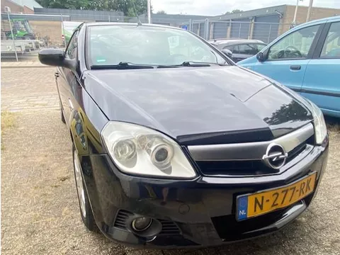 Opel Tigra TwinTop 1.4-16V Linea Rosso
