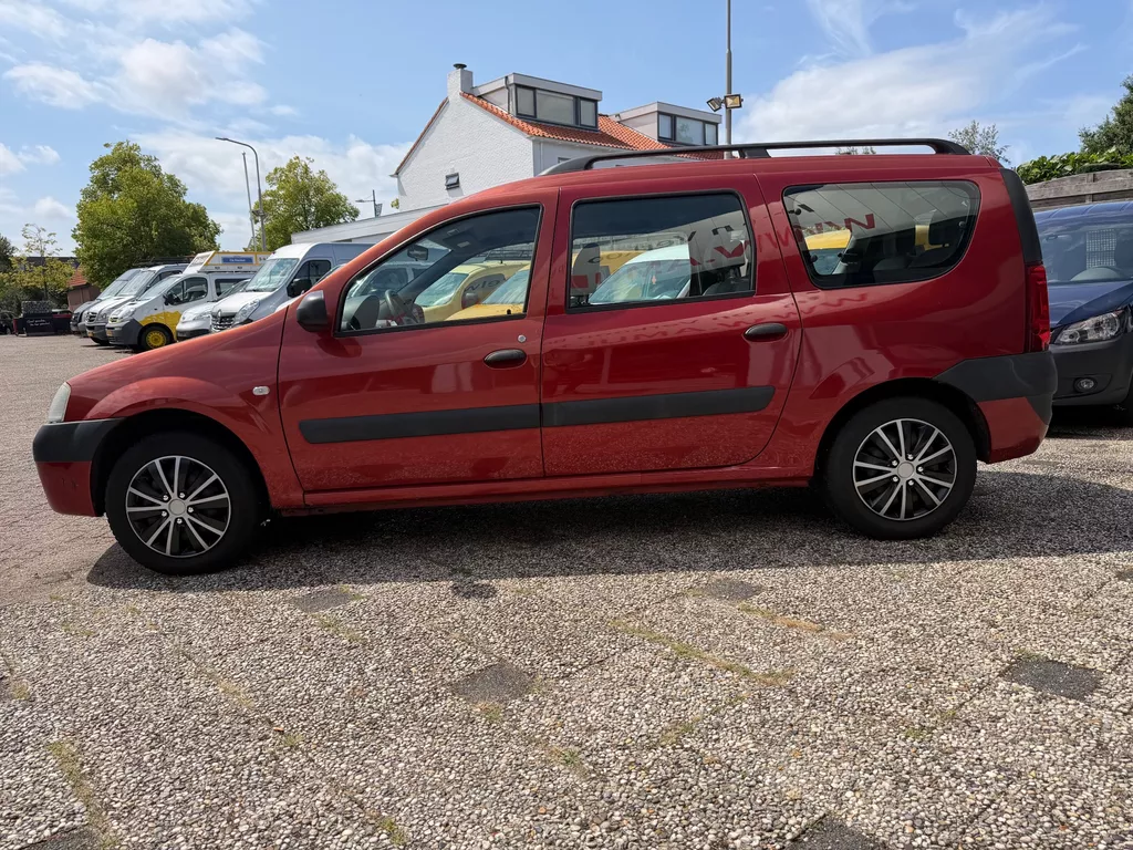 Dacia Logan MCV 1.6-16V,Laur&eacute;ate,AC,7-PERSOONS