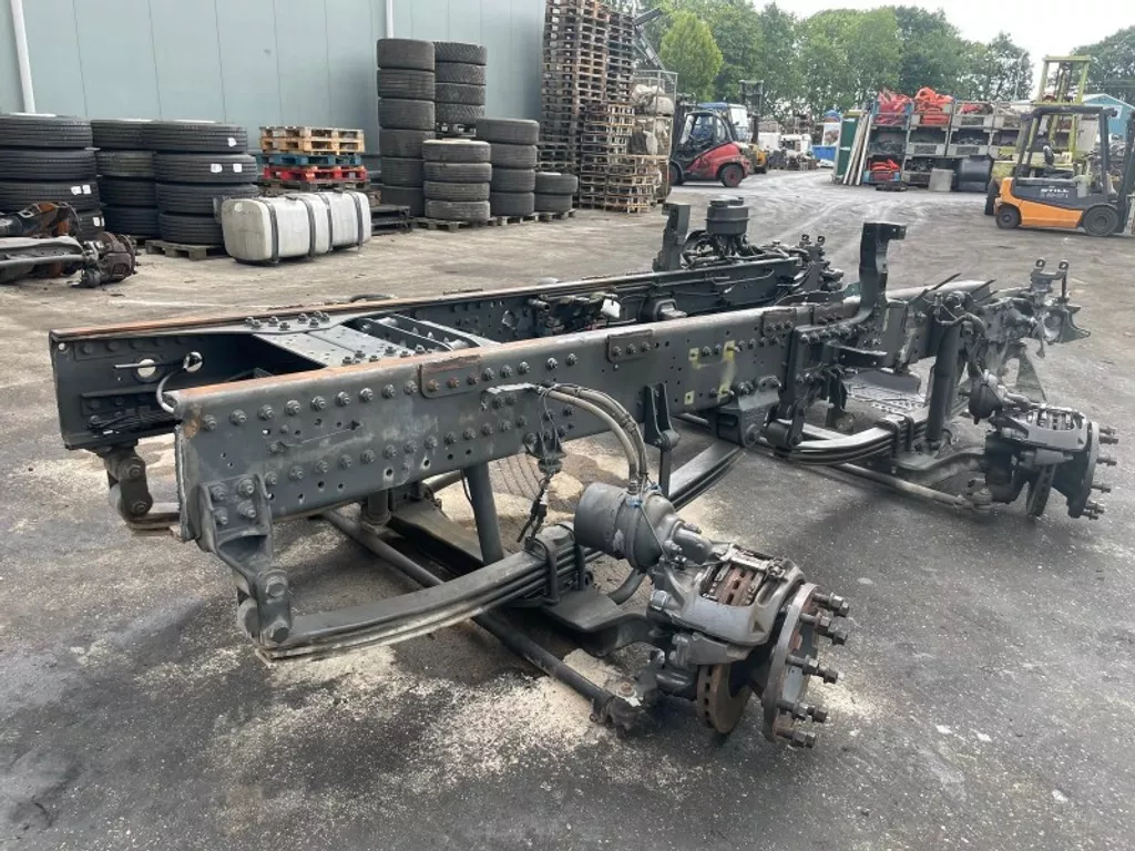 DAF 1871544 / 1807591 / 1738803 VOORSTEL 8X4