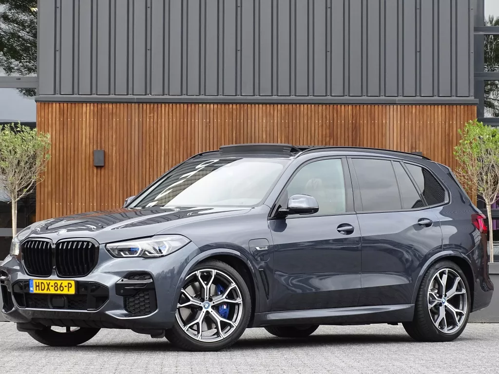 BMW X5 45e 394PK M-Sport Pro / Laser / pano / softclose / 360&deg;