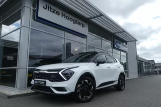 Kia Sportage 1.6 T-GDi Plug-in Hybrid AWD GT-PlusLine PANO, 360&deg; CAMERA, MEMORY, WINTER PACK, ADAPT. CRUISE, CLIMA, NAVI, PDC V&amp;A, APPLE CARPLAY/ANDROID AUTO, BLIS, KEYLESS, HARMAN/KARDON, ELEKT. ACHTERKLEP, ELEKT. PASSAGIERSSTOEL, STOELVENTILATIE, 31.591KM