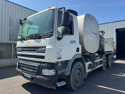 DAF 85 CF 360 , 6x2 , Manual Gearbox , accident right side , drives in yard