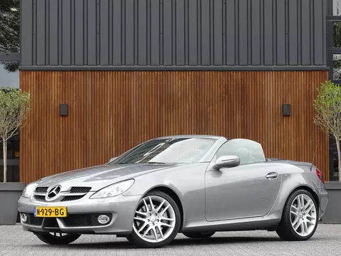 Mercedes-Benz SLK 350 305PK V6 AMG / Harman Kardon / nappa / Roadster / LED