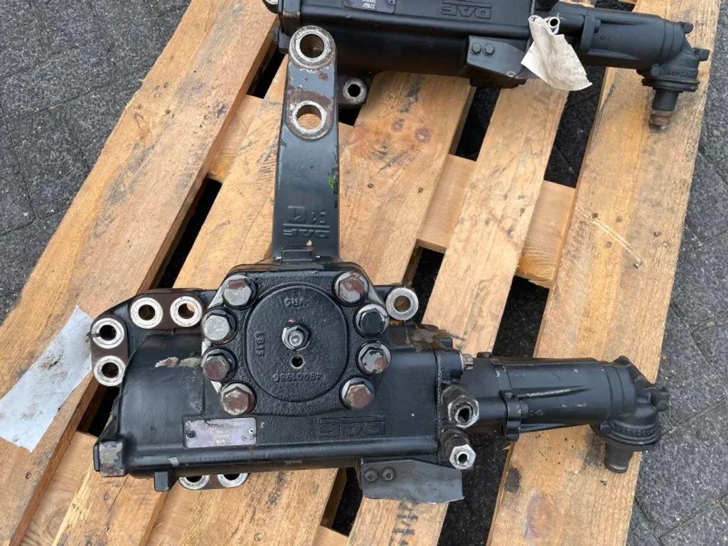DAF 1860622 / 2405464 STEERING BOX THP90