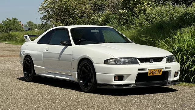 1997 Nissan Skyline JDM car for sale — photo 3 of 25