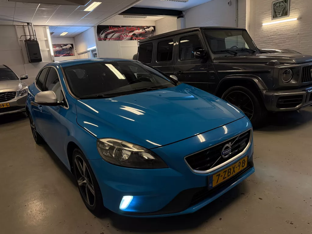 Volvo V40 2.0 D4 R-Design Leder Navi 5-Doors Led
