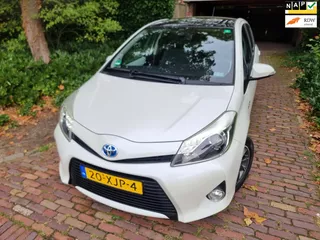 Toyota Yaris 1.5 Full Hybrid Dynamic Pano/Camera/Half leder