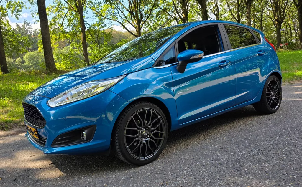 Ford Fiesta 1.0 EcoBoost Titanium - APK 17-10-2027 - 5 Deurs