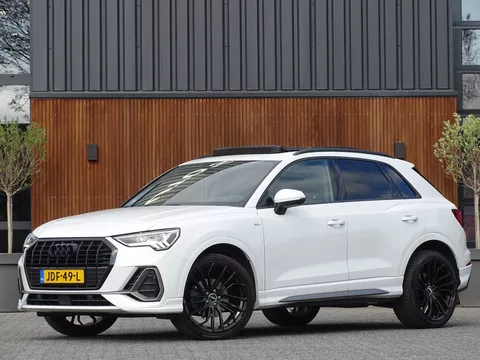 Audi Q3 35 TFSI 150pk/ S-line / 20"/ Matrix / Panorama dak