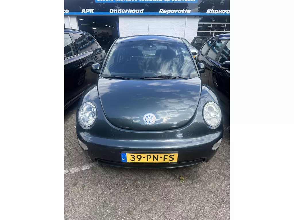 Volkswagen New Beetle 1.6 /Airco/Radio/Lm velgen