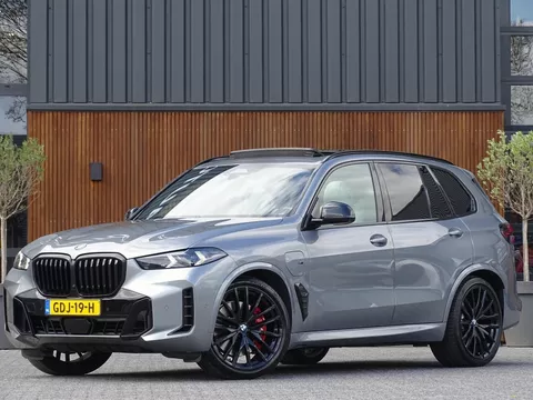 BMW X5 50e 490PK xDrive M-Sport / Individual / Skylounge / Harman Kardon