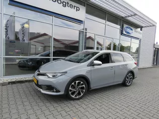 Toyota Auris 1.8 Hybrid Volcano Edition NAVI,TREKHAAK,STOELVERWARMING,CRUISE CONTROL.