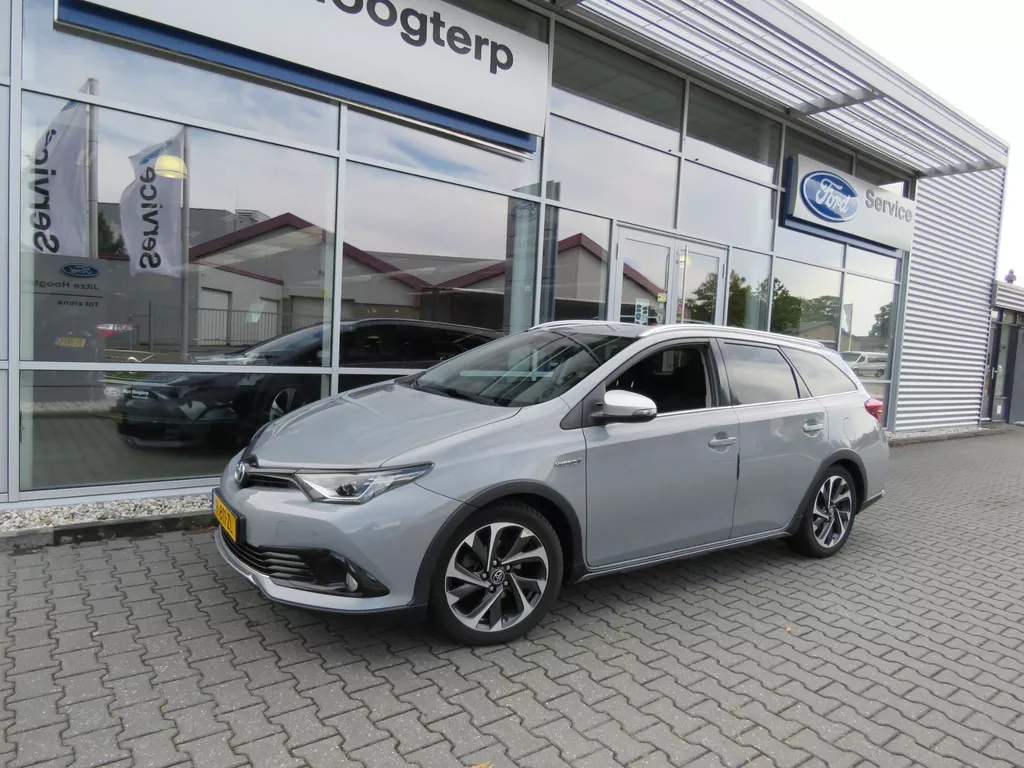 Toyota Auris 1.8 Hybrid Volcano Edition NAVI,TREKHAAK,STOELVERWARMING,CRUISE CONTROL.